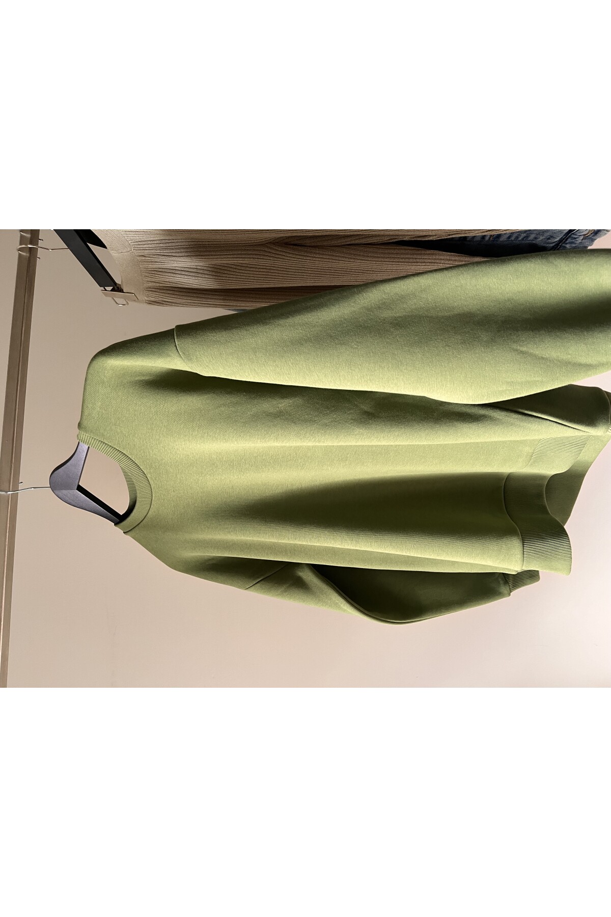 ARKASI BASKILI  SWEATSHIRT
