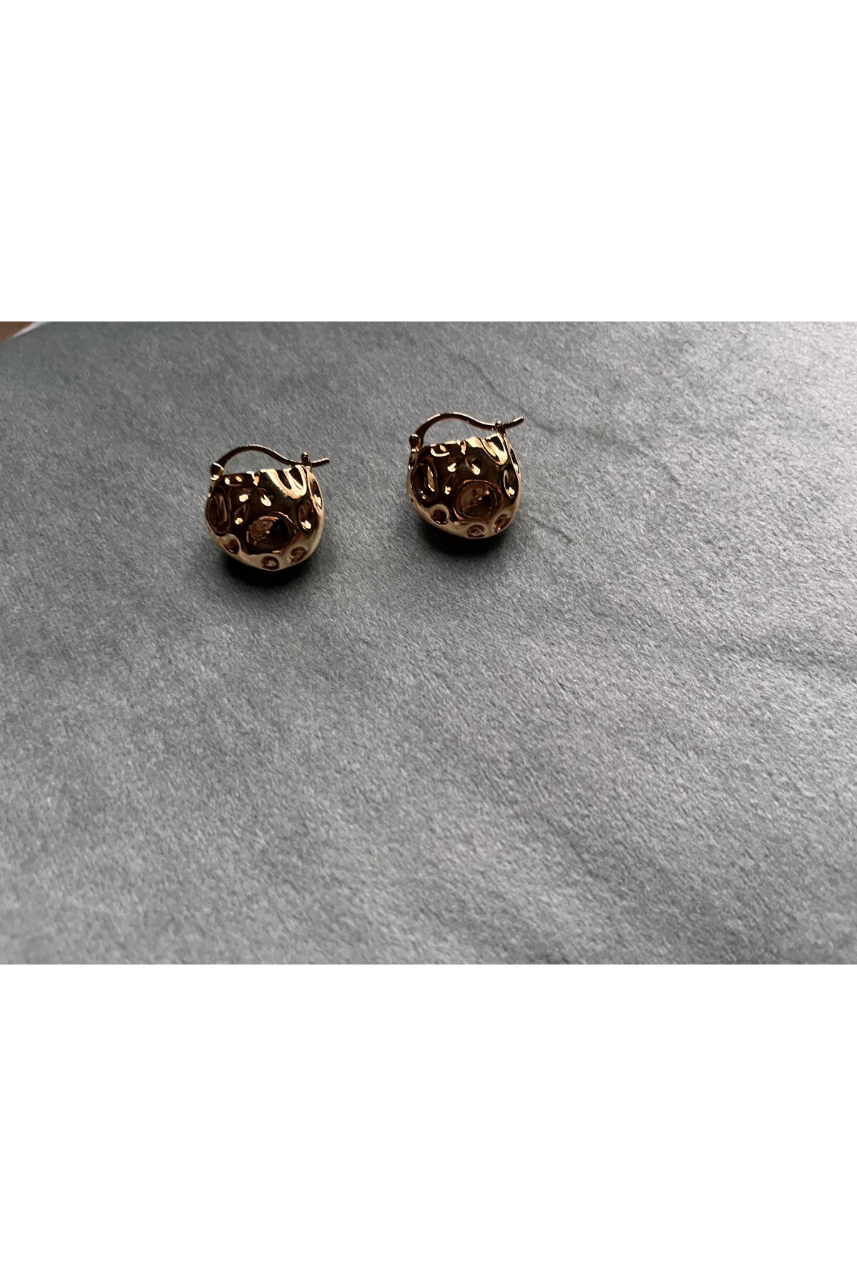 GOLD DOKULU KİLİT KÜPE