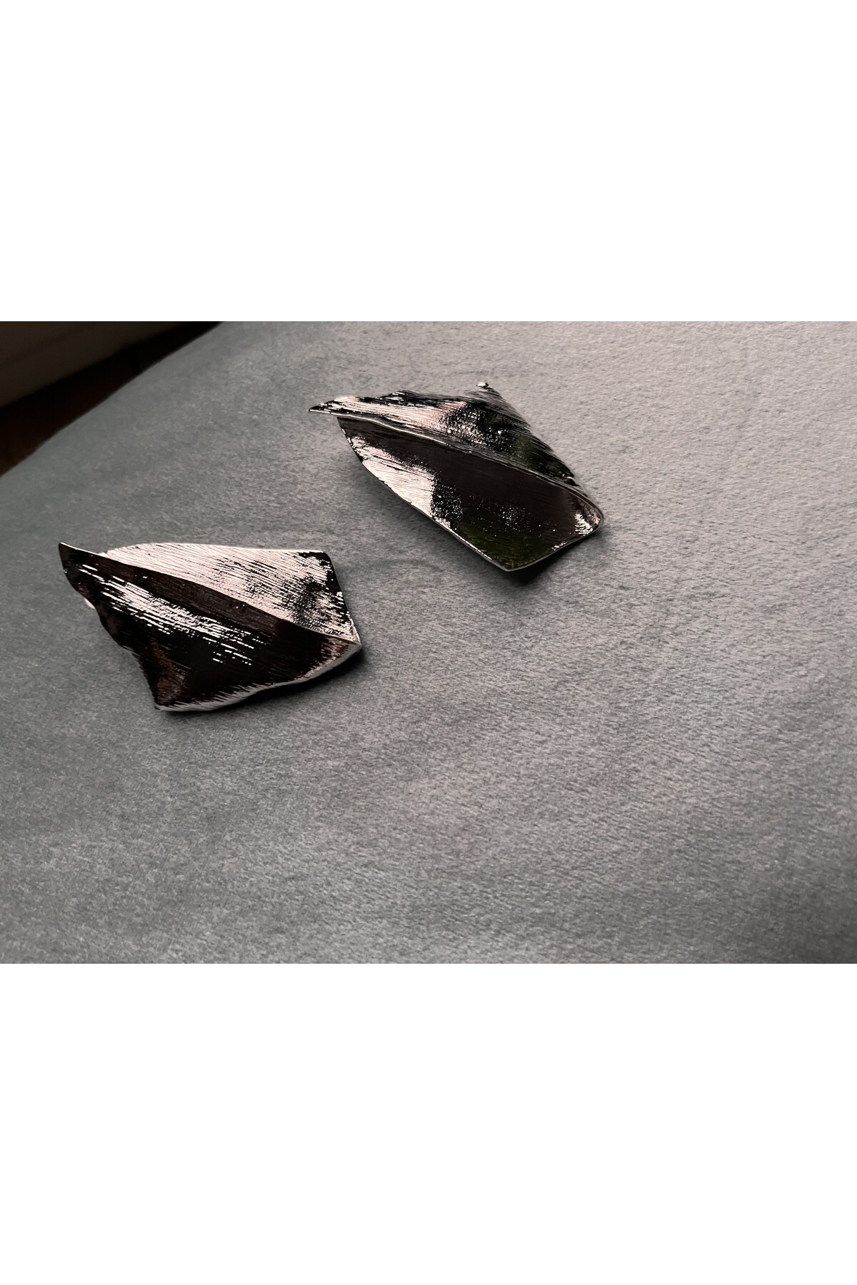 MODERN DOKULU METAL KÜPE