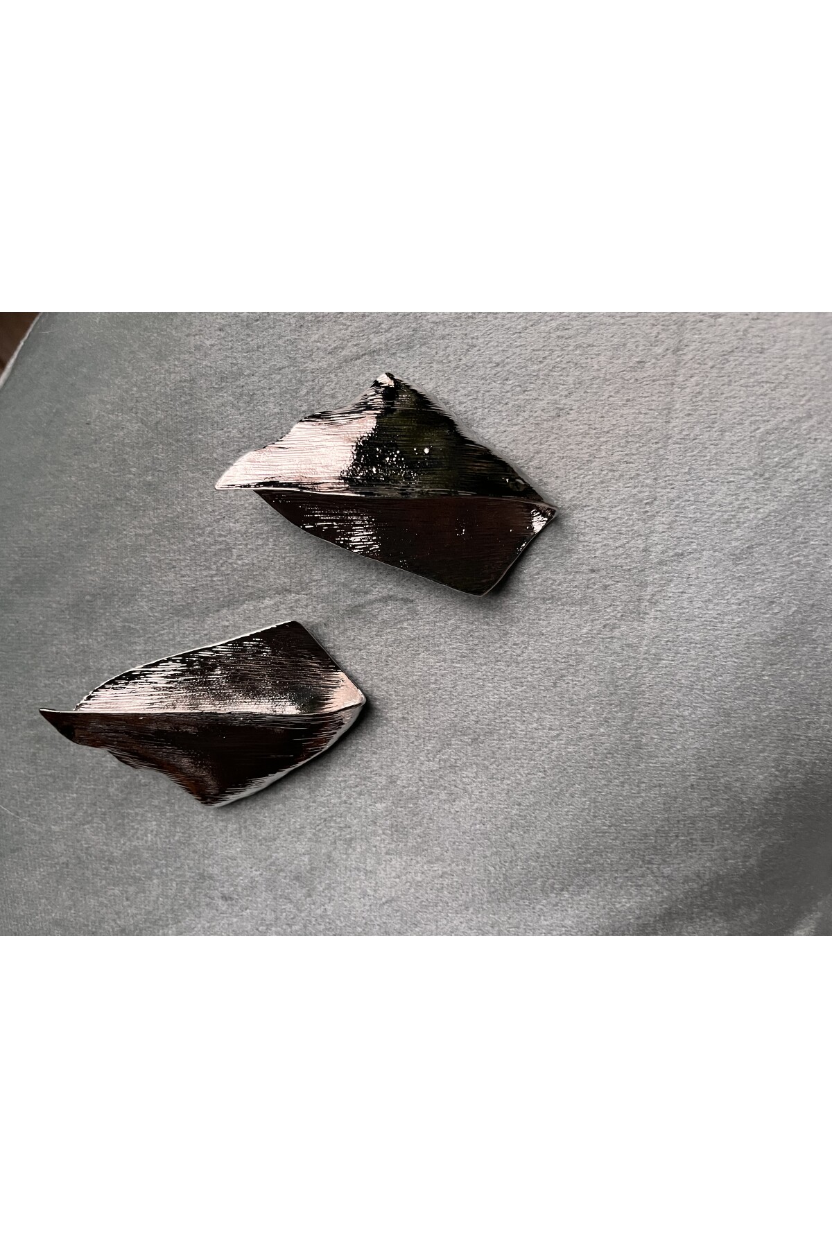 MODERN DOKULU METAL KÜPE