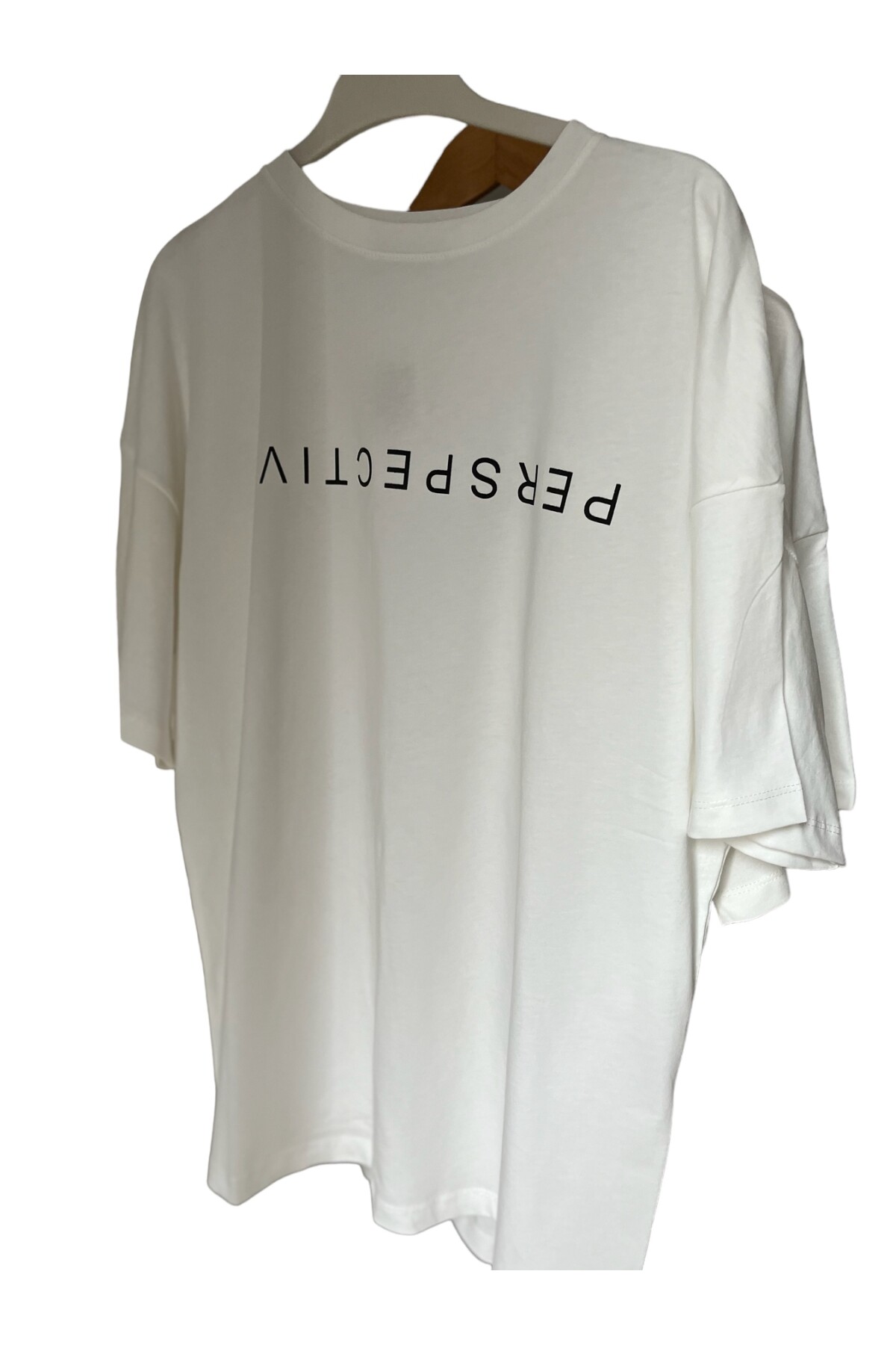 SLOGANLI BEYAZ OVERSIZE TİŞÖRT