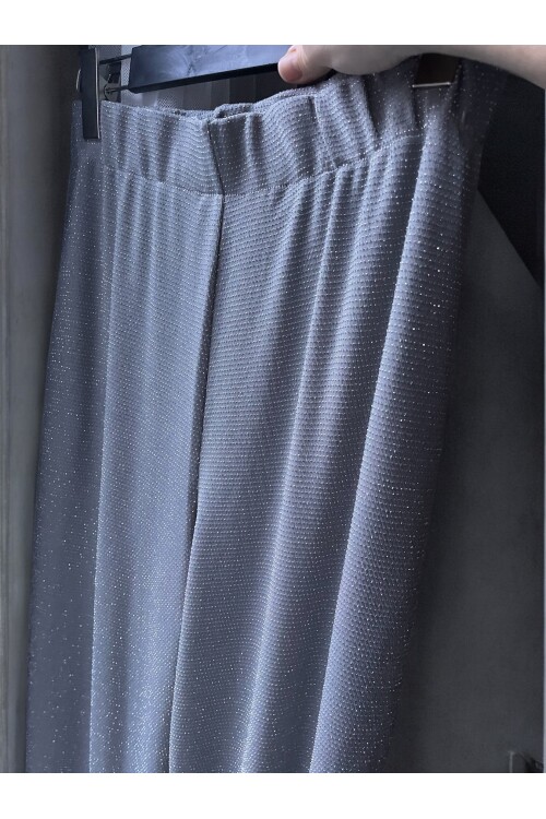 PIRILTILI GRİ DÖKÜMLÜ PANTOLON