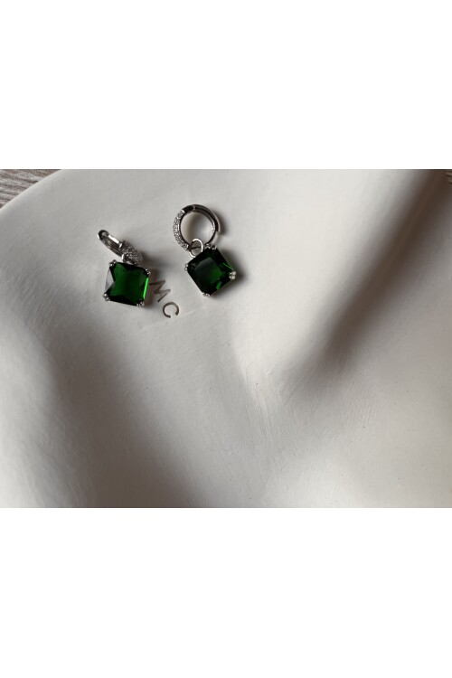 YEŞİL KARE TAŞ KÜPE