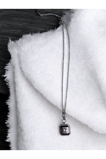 TAŞLI SİYAH MİNELİ VINCET KOLYE