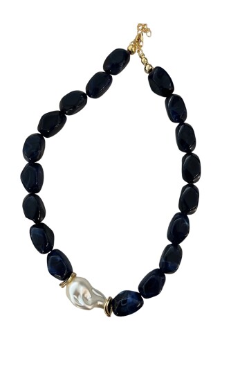 YAMUK DOKULU SUNİ İNCİ DETAYLI LACİVERT KOLYE